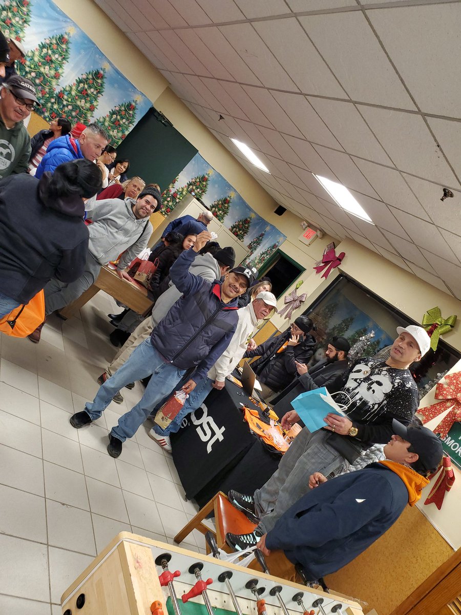 BArias1983's tweet photo. Amazing opportunity to service at @TheNYRA #Belmont #racetrack @boostmobile @Dk1team1dream @JayMiglionico @ChaplainChavez @shawnatspg #NEhustle #PrimeWireless https://t.co/RsYRkdMNxs