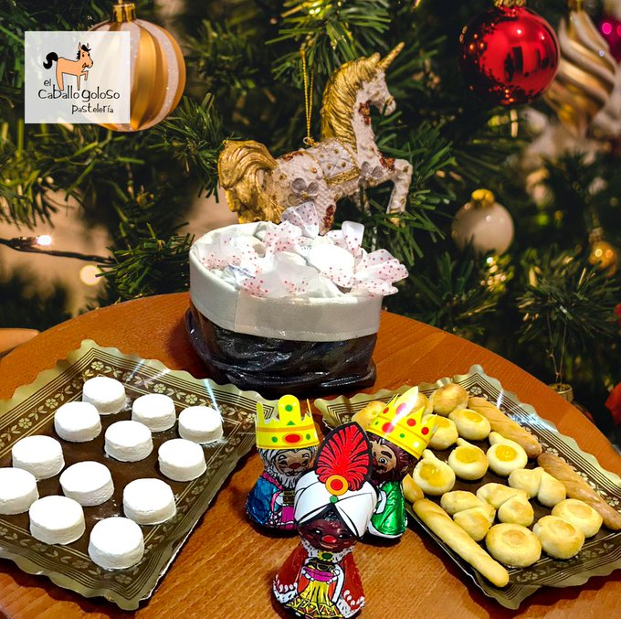 zaidacastillo51's tweet photo. #RT @ElCaballoGoloso
El equipo de El Caballo Goloso os desea unas dulces y
maravillosas #FelicesFiestas 🐎💖🎄🎉 El 25 cerramos para celebrar con los nuestros, pero volveremos con más ilusión y muchos proyectos 😍😋👌
#Pastelería #ElCaballoGoloso #Torrelodones #Madrid #Repostería https://t.co/Q3AIAbH5N8