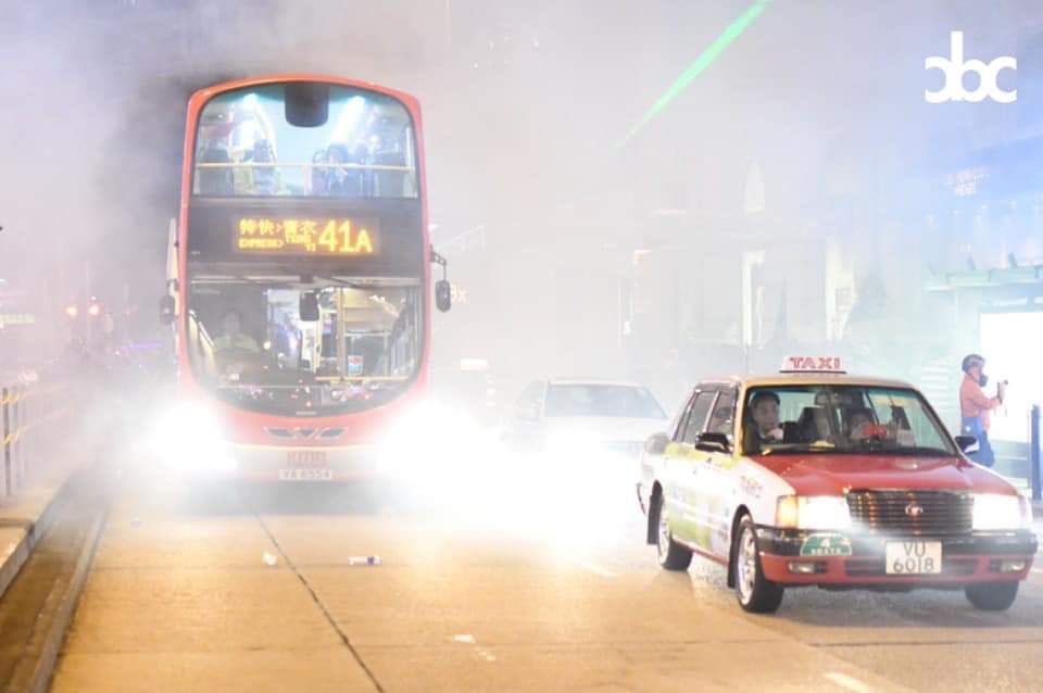 mintmushroom1's tweet photo. Christmas Eve in Hong Kong.
Tear gas surround the city.
#ChristmasEve #HongKongPoliceTerrorism https://t.co/vZzYZZuY2e