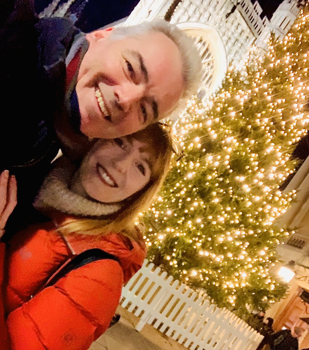 Yfielding's tweet image. #MerryChristmas and #HappyNewYear to all our family and friends. Yes that means YOU! Love Yvette @realkarlbeattie @willwhiteeskimo @marymbeattie xxxx