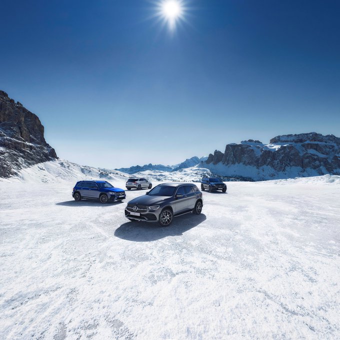 smartRetailG's tweet photo. Season’s Greetings to all our followers, customers and supporters, from the team at Mercedes-Benz Retail Group. https://t.co/vyQlnlcx9z
