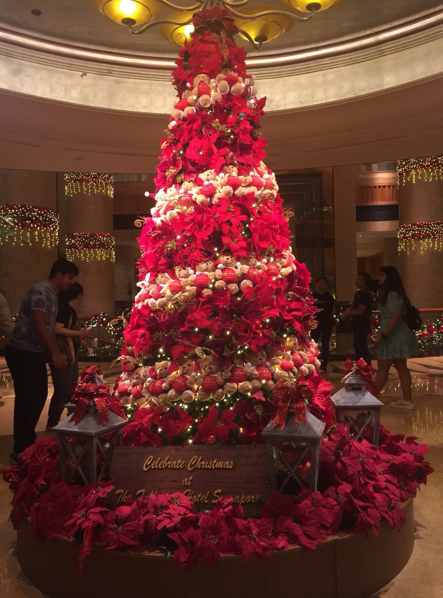 llthatmatters88's tweet photo. Merry X’mas🤶！from ANdAZ , Inter continental &amp; The Fullerton Hotel Singapore🎄
私はインタコに泊まったけどANdAZが新しくて眺めも良くて素晴らしかったです✨

#HSBCRainVortex https://t.co/gwiTu0HqMd