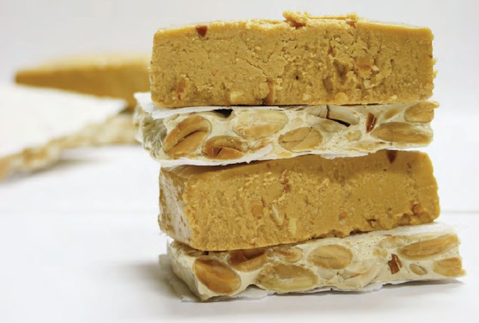 El turrón se conserva durante largo tiempo debido a% de agua y% de azúcares (y grasa).La duración debe ser fijada por cada fabricante para cada producto según estudios de vida útil (composición, microbiología, atributos sensoriales).Lo habitual: 12-18 meses  #gominolasdepeseta