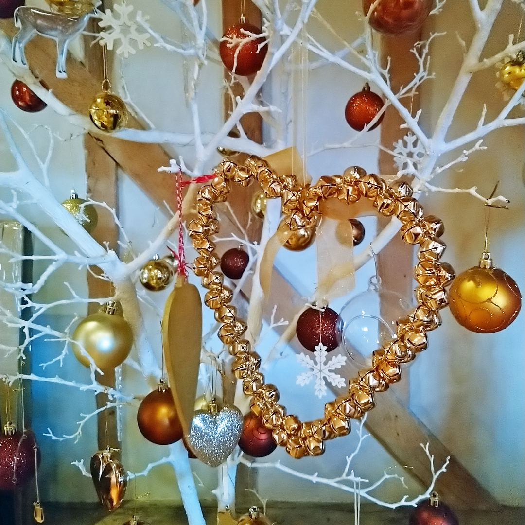 WishingBranch's tweet photo. Wishing everyone a very merry #christmas and a fabulous #2020 https://t.co/xHComqIQRO