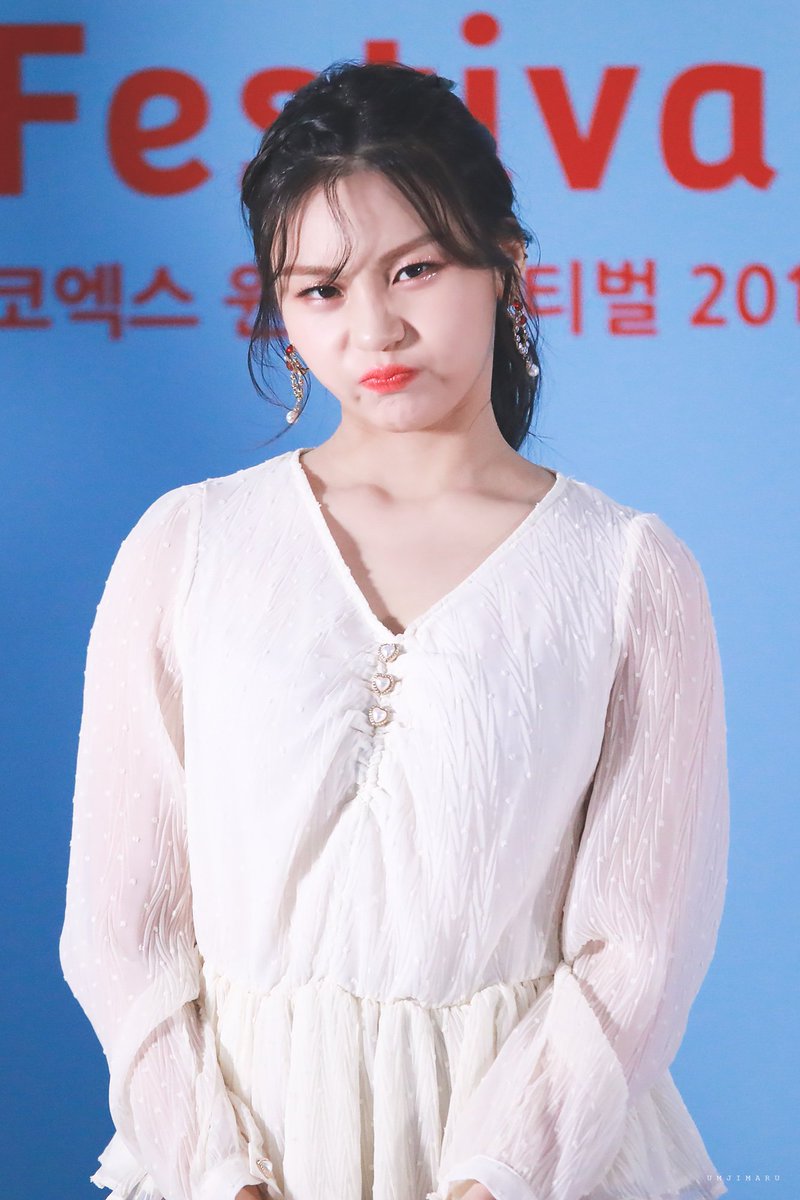 Umjimaru_'s tweet photo. 191223 코엑스 엄지💕

심장에 너무 유해하잖아😭
#여자친구 #엄지 #Gfriend #Umji https://t.co/kfafz9Xe3z