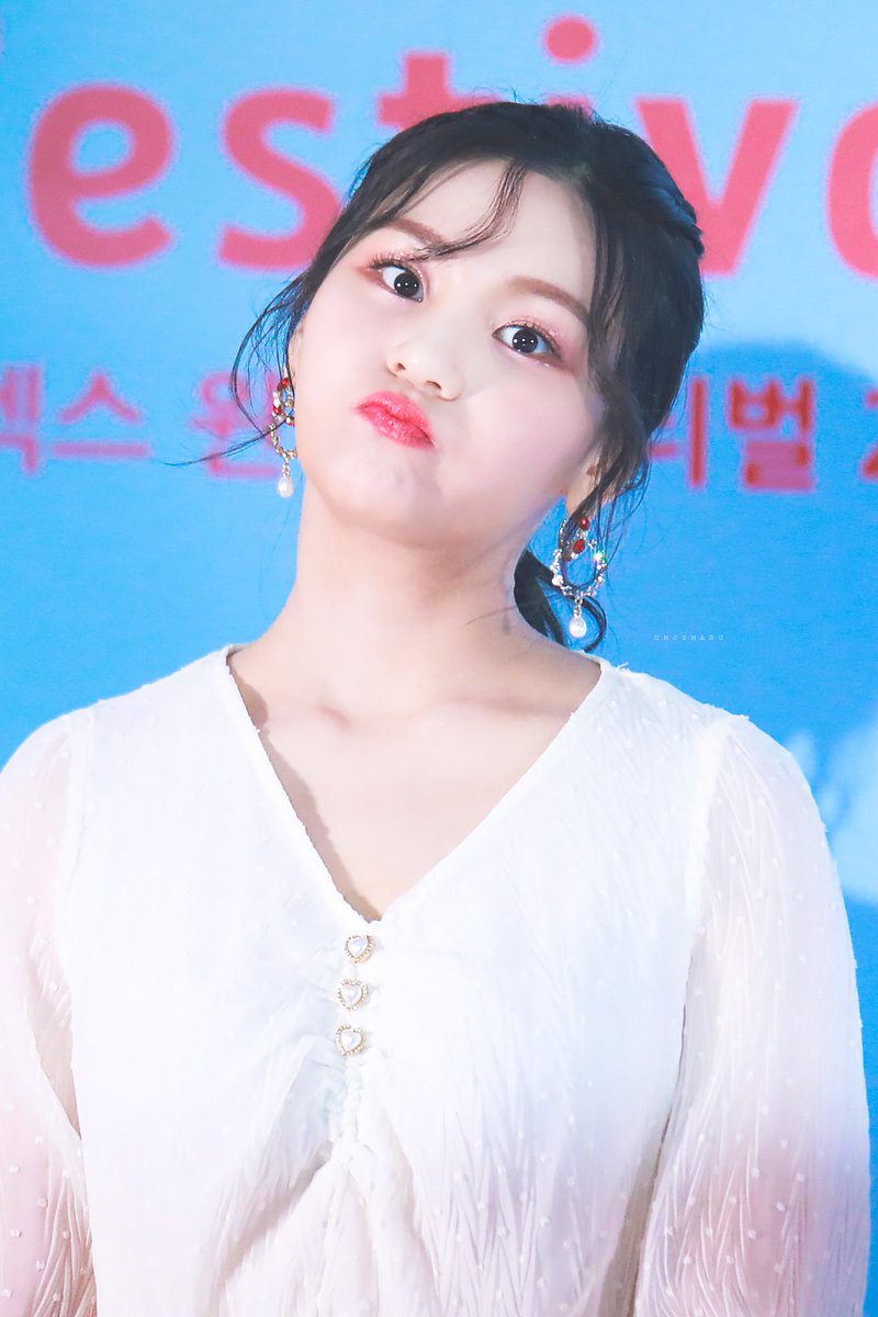 Umjimaru_'s tweet photo. 191223 코엑스 엄지💕

심장에 너무 유해하잖아😭
#여자친구 #엄지 #Gfriend #Umji https://t.co/kfafz9Xe3z
