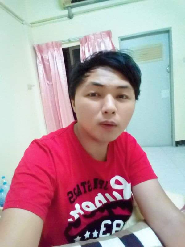 E1992Om's tweet photo. ห้องว่าง​ นอนคนเดียว​ ประตูไม่ได้ล็อคนะสาวๆ555+ https://t.co/dvayEtx6xW