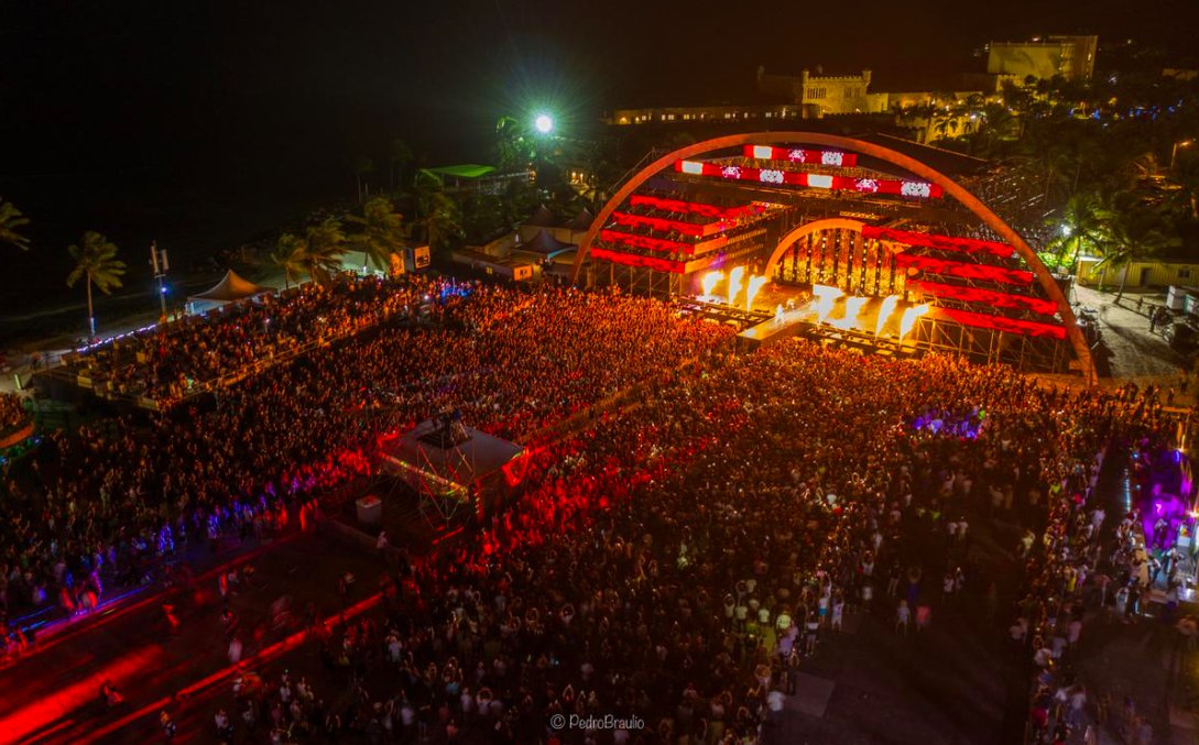 itsdopemedia's tweet photo. Encontramos el paraíso musical y definitivamente tienes que empezar a planear tu visita para el próximo año: The Paradise Music &amp; Arts Festival. https://t.co/CcxkgnYgZv https://t.co/HE3I7MXAGM