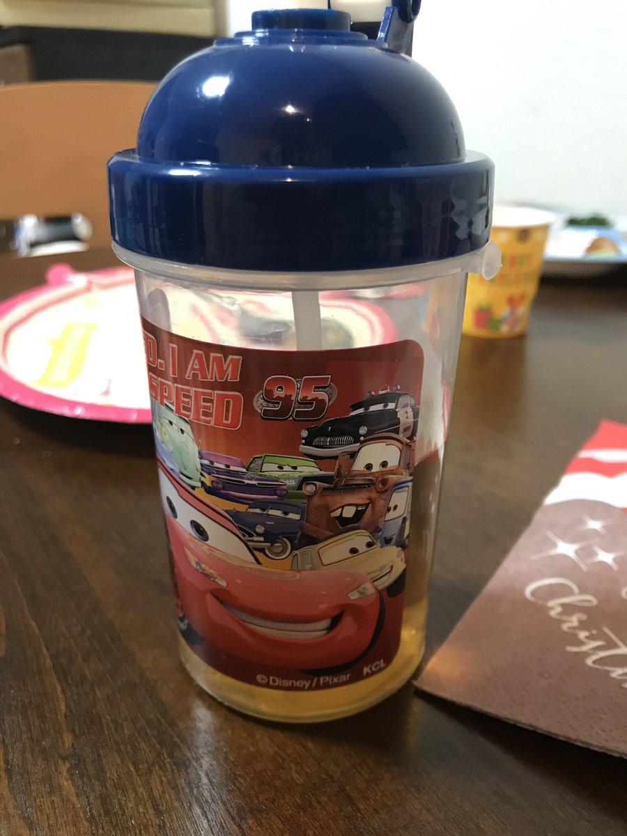 ガーリック3 100均セリアのストローマグ 軽いし壊れても100円だしトイストーリーとカーズのが売っててガリオお気に入りだし ワンプッシュで自分で蓋開けて飲めるしとてもいい ガーリック3 100均セリアのストローマグ 軽いし壊れても100円だしトイストーリーとカーズのが売っててガリオお気に入りだし ワンプッシュで自分で蓋開けて飲めるしとてもいい
