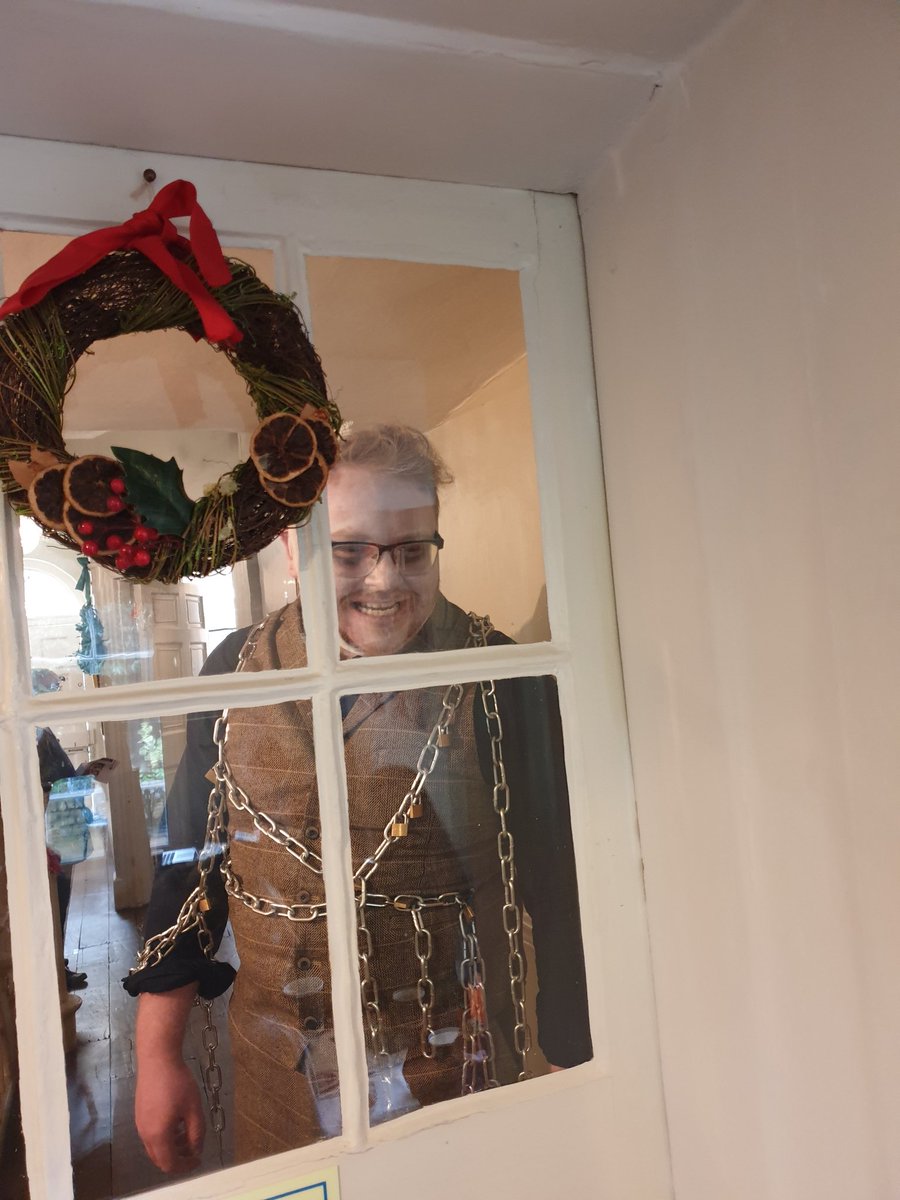 DickensMuseum's tweet image. Merry #ChristmasEve everyone! Come and join us for that all special Marley welcome 🎄

#CarolForAModernMiser #Christmas #LimitedTicketsOnTheDoor #DickensMuseum #Dickens