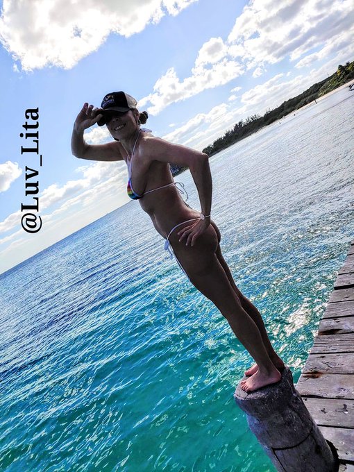 I ❤ jumping off the dock  #desirepearl #desireresorts #microbikinis  #nakedvacation #amateurarmy #ngot @BitsysBikinis<a href="/tag/desirepearl"class="tags">#desirepearl</a><a href="/tag/desireresorts"class="tags">#desireresorts</a><a href="/tag/microbikinis"class="tags">#microbikinis</a><a href="/tag/ngot"class="tags"><span>#ngot</span></a><a href="/tag/nakedvacation"class="tags"><span>#nakedvacation</span></a><a href="/tag/amateurarmy"class="tags"><span>#amateurarmy</span></a>