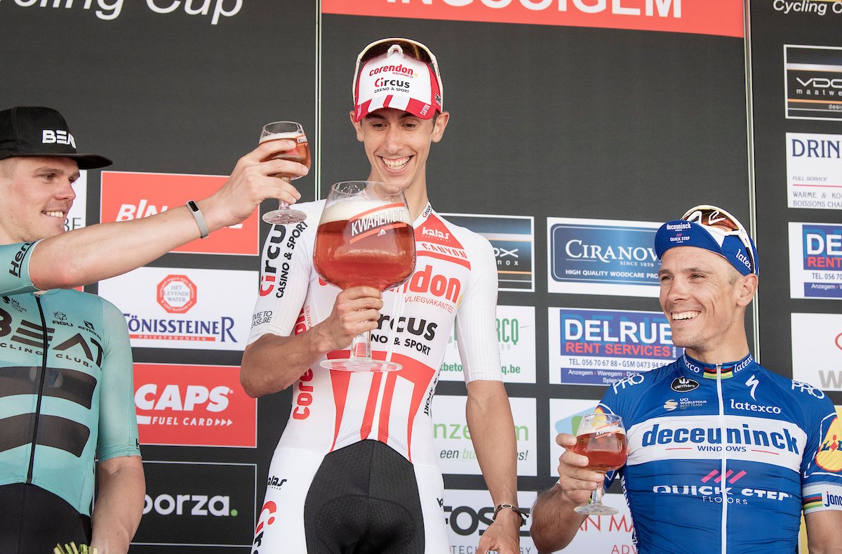 LottoBelgiumCup's tweet photo. Happy Holidays from all of us at #BingoalCyclingCup! 🎄🎉 Here's to many more unforgettable moments like these! 🥂
📸 #Kramon https://t.co/1nmLzexYxk