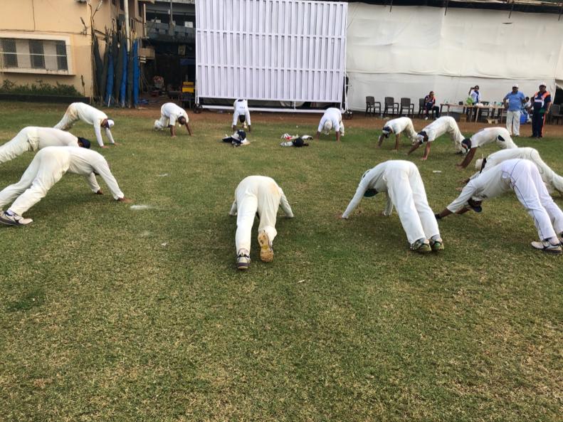 Indiaover50's tweet photo. Team India played T20 match at Khar Gymkhana along with celebrities and well-known names from the Bollywood and cricketing fraternity...📣
For latest updates visit:https://t.co/LnDdniPTMw
#over50scricket #over50worldcup #cricketlife #cricket🏏 #cricketnews #cricketer #ivcci https://t.co/bLRuvrGtg3
