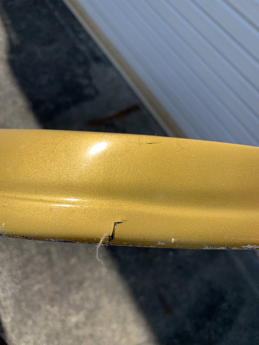 20ソアラ純正エアロ用リップスポイラー欲しい方いらっしゃいませんか