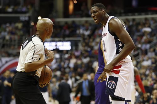 TeamMahinmi28's tweet photo. RT @basketusa: Interview Ian Mahinmi : « C’est un petit challenge personnel de se réinventer » https://t.co/nHKdDALQhP https://t.co/iHP21y16Ld