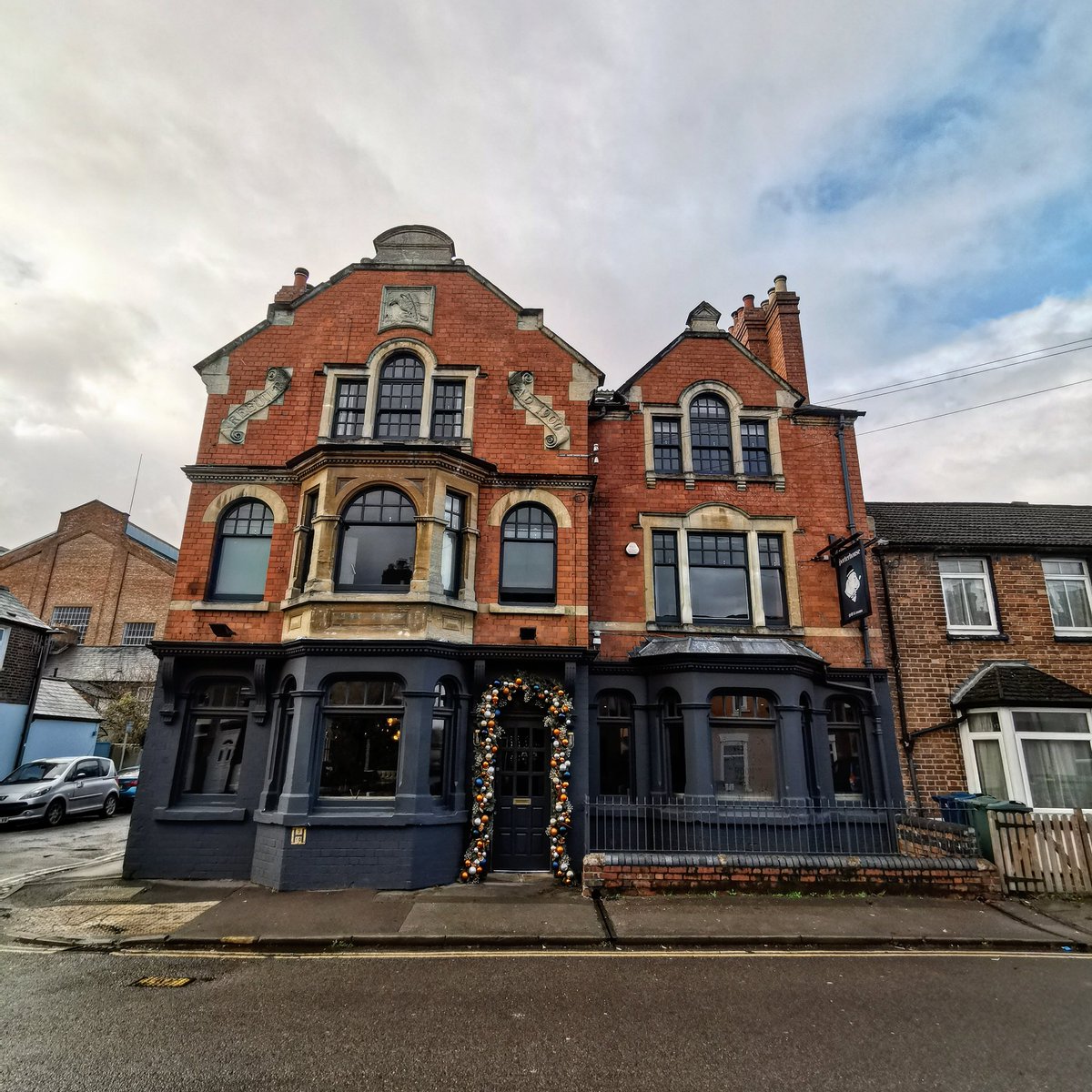 After a very busy year, it's time to close our doors for the Christmas break but don't worry, we will be back on the 27th at 12 o'clock lunch time 🙏 taking bookings online now 🎄
*
*
*
#theporterhouse #grillandrooms #bar #restaurant #grillhouse