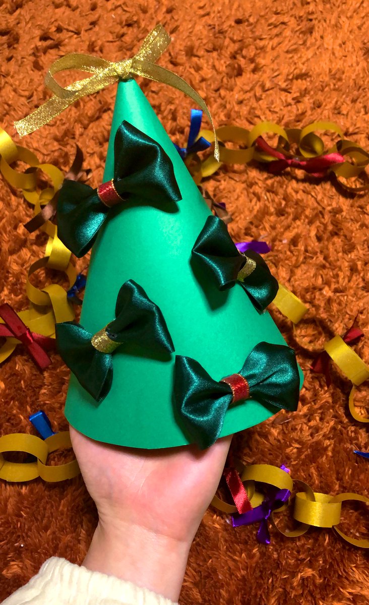 20年来の友達とのクリスマスパーリーだったので、夜鍋して飾り作って、はしゃぎ倒した胃袋しんだ。 