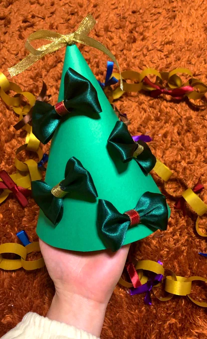 20年来の友達とのクリスマスパーリーだったので、夜鍋して飾り作って、はしゃぎ倒した胃袋しんだ。 