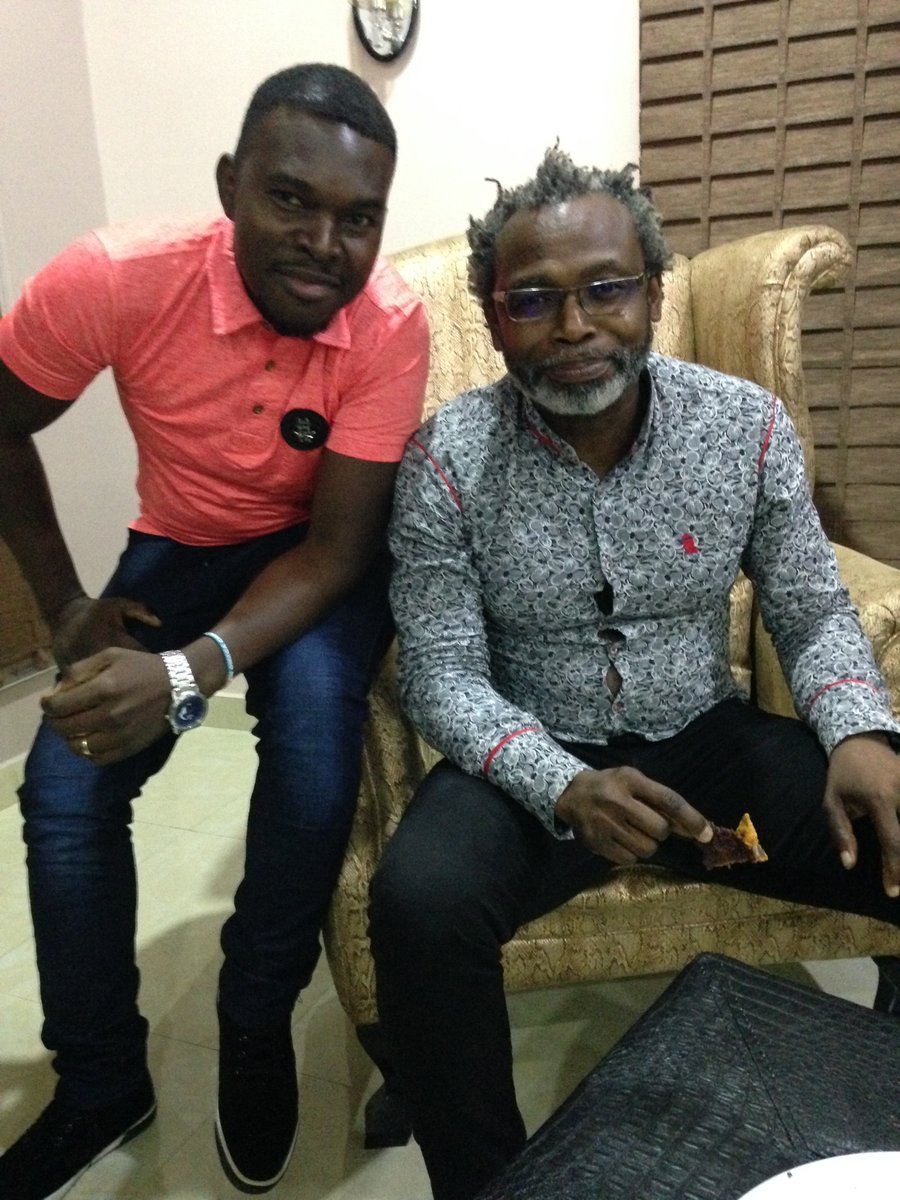 EnunwaJude's tweet photo. Reunion with the Master @kelechiamadiobi
#WeAreNigerianCreatives #Art #Creative #Muralist #BizShieldAfrica #fineblvckboy #OPPOHappynessSeason https://t.co/yxnQomJhH9