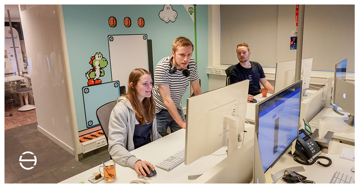 MEER VROUWEN - Wij hebben het al vaker verkondigd: méér vrouwelijke developers! Onze stagiair Lisa doet daar nog een schepje bij bovenop in de blog die ze schreef over haar tijd bij ons. “Zo eng is het allemaal niet”, aldus Lisa.

Lezen?
foursites.nl/blog/het-leven…