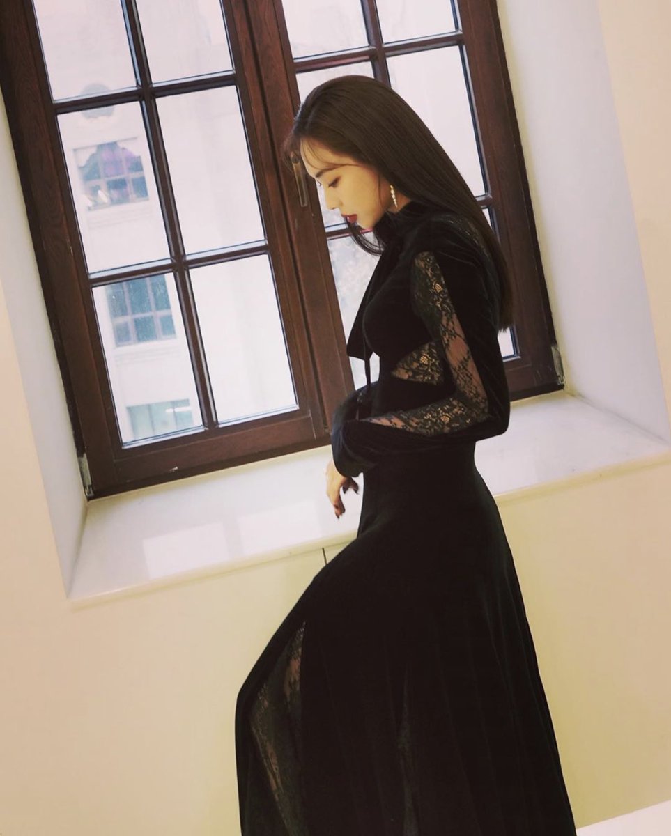 feiarchive's tweet photo. 191224 ig update “🏆” https://t.co/xqKFN1CGBF