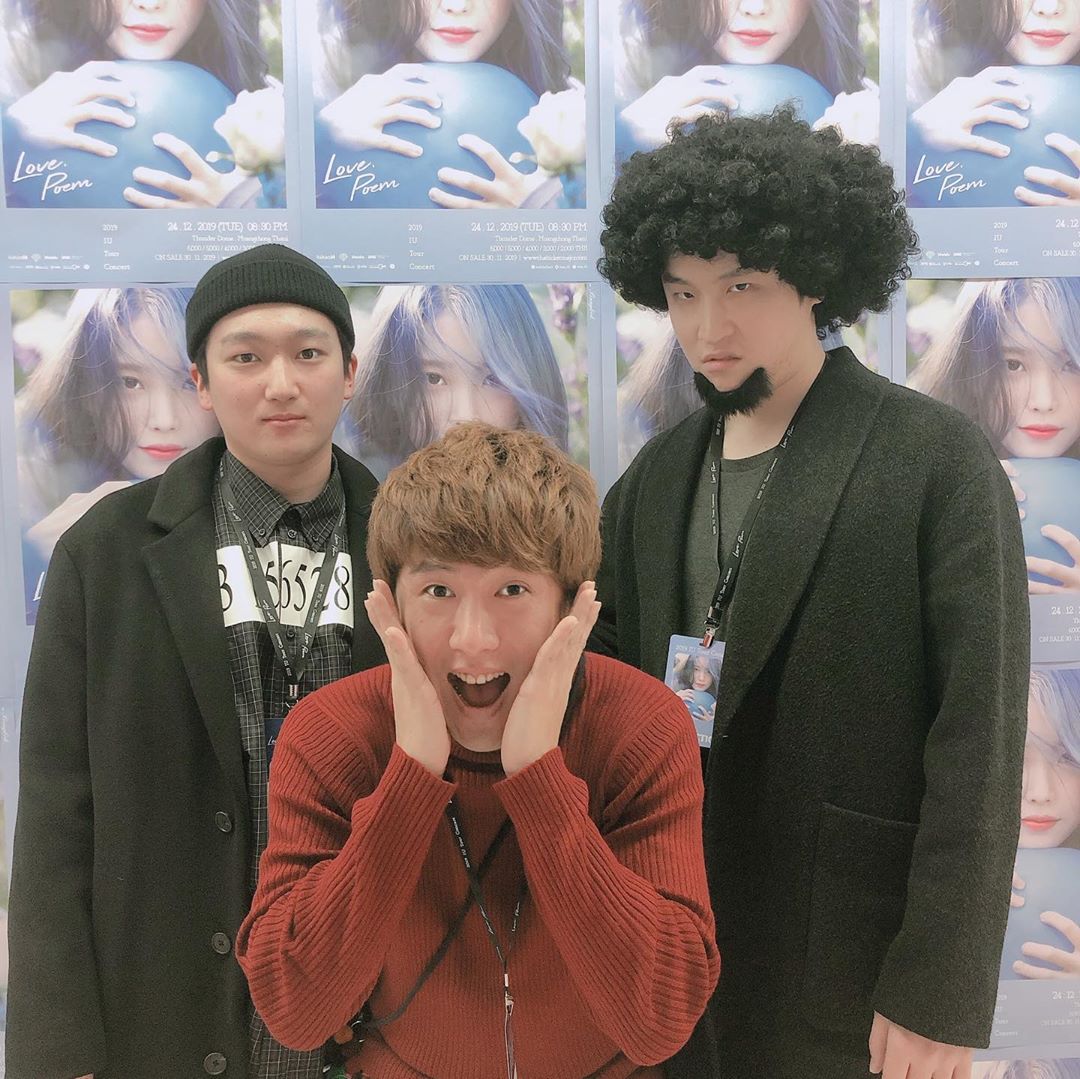radian_iu's tweet photo. [IUstagram] 191224 dlwlrma: You Know..IU Team doesn't have any pressure🎄 #WhoIsNumber1? (2/3)

https://t.co/5y5WX2cUU2 https://t.co/IJrrZQciLi
