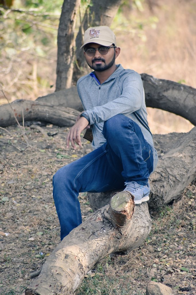 sachinmer's tweet photo. जीवन में रंग चाहे जो भी हो ; 
हौसलों से हर रंग ख़ूबसूरत हो जाता है...💐
#StayPositive https://t.co/xbh9vprePU