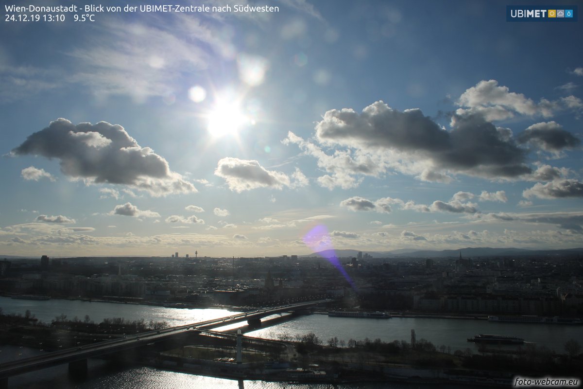 R34lB0rg's tweet photo. #Wien mit 9.5°C und Sonne eher frühlingshaft als weihnachtlich. #ChangedClimate https://t.co/KBQB1JZbrJ