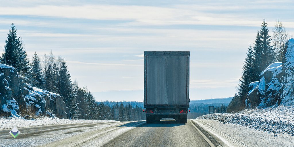LoadFox1's tweet photo. …Driving home for christmas. ☃️❄️ Wir Füchse 🦊 wünschen euch allen schöne #Weihnachten und besinnliche Feiertage 🎄🎁

#loadfox #weihnachtenbeiloadfox #christmas #snow #truck #transport #drivinghome https://t.co/RqeTtd2IIq