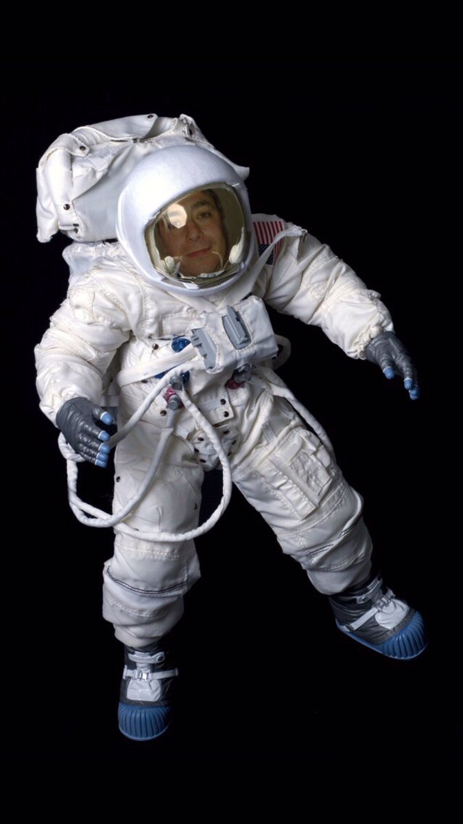 Гига скафандр мод 4. Скафандр Космонавта. Скафандр астронавта. Одежда Космонавта. Костюм Космонавта.
