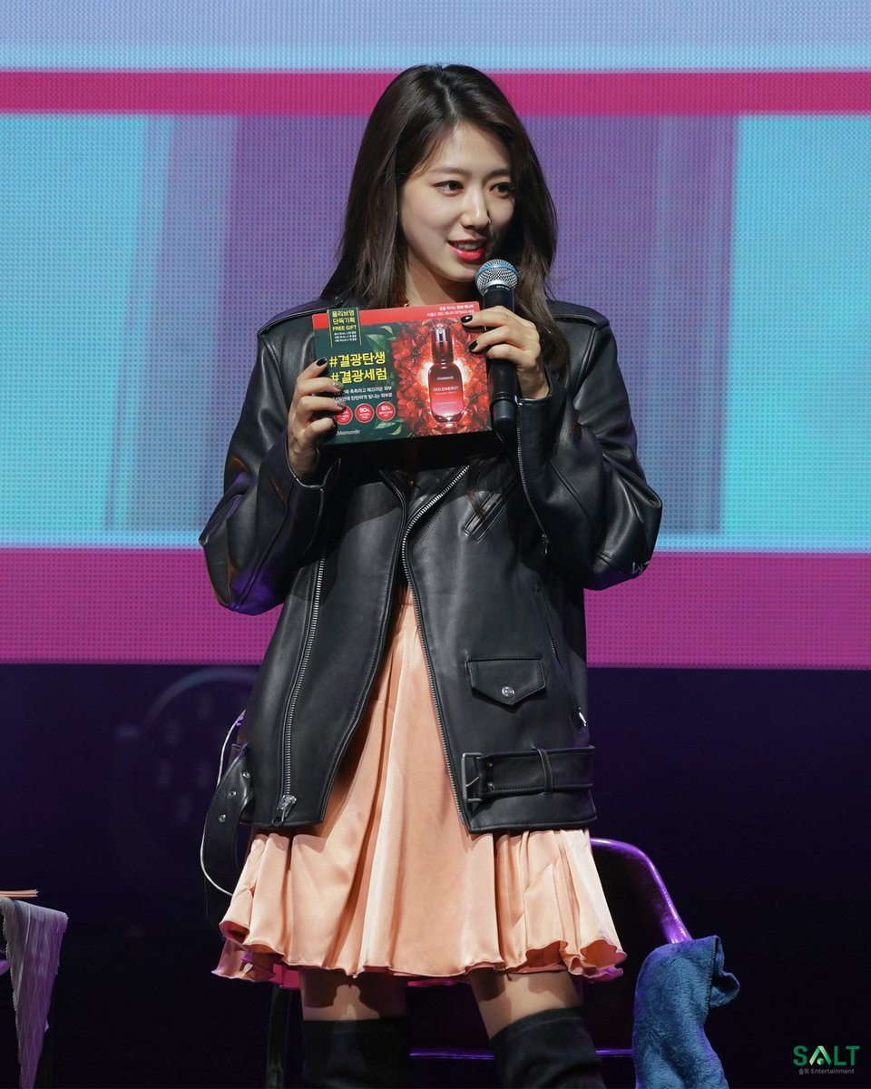 2013_SALT's tweet image. '2019 박신혜 팬미팅 Voice of Angel'이 더욱 풍성했던 이유🥰 함께해주셔서 감사합니다!
-
#박신혜 #Parkshinhye #朴信惠 #마몽드 #려 #모조에스핀 #올리비아버튼