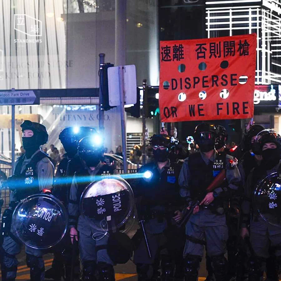 メリークリスマス！！香港では催涙弾打ちまくり…
