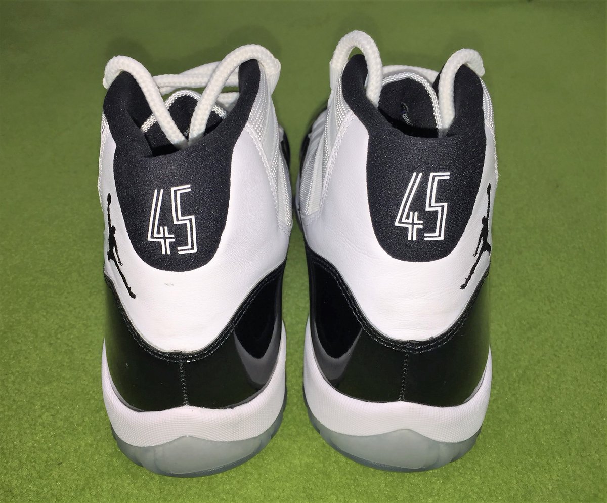 🎅Xmasプレゼント3🎄

ケンバ・ウォーカー直筆サイン入りエアジョーダン11（1名）

「 <a href="/NBAJPN/">NBA Japan</a> をフォロー」＋「この投稿をRT＆いいね」で応募完了。締切は1/5（日）。当選者にはDMにてご連絡いたします！ #NBA #NBAプレゼント

👀NBA観るなら #NBARakuten
bit.ly/2M6LXYX