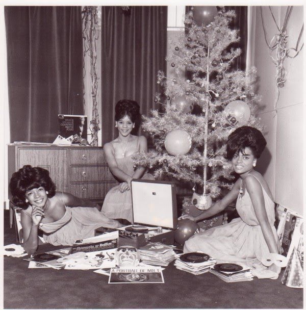 Happy holidays from our #MotownMuseum family to yours!