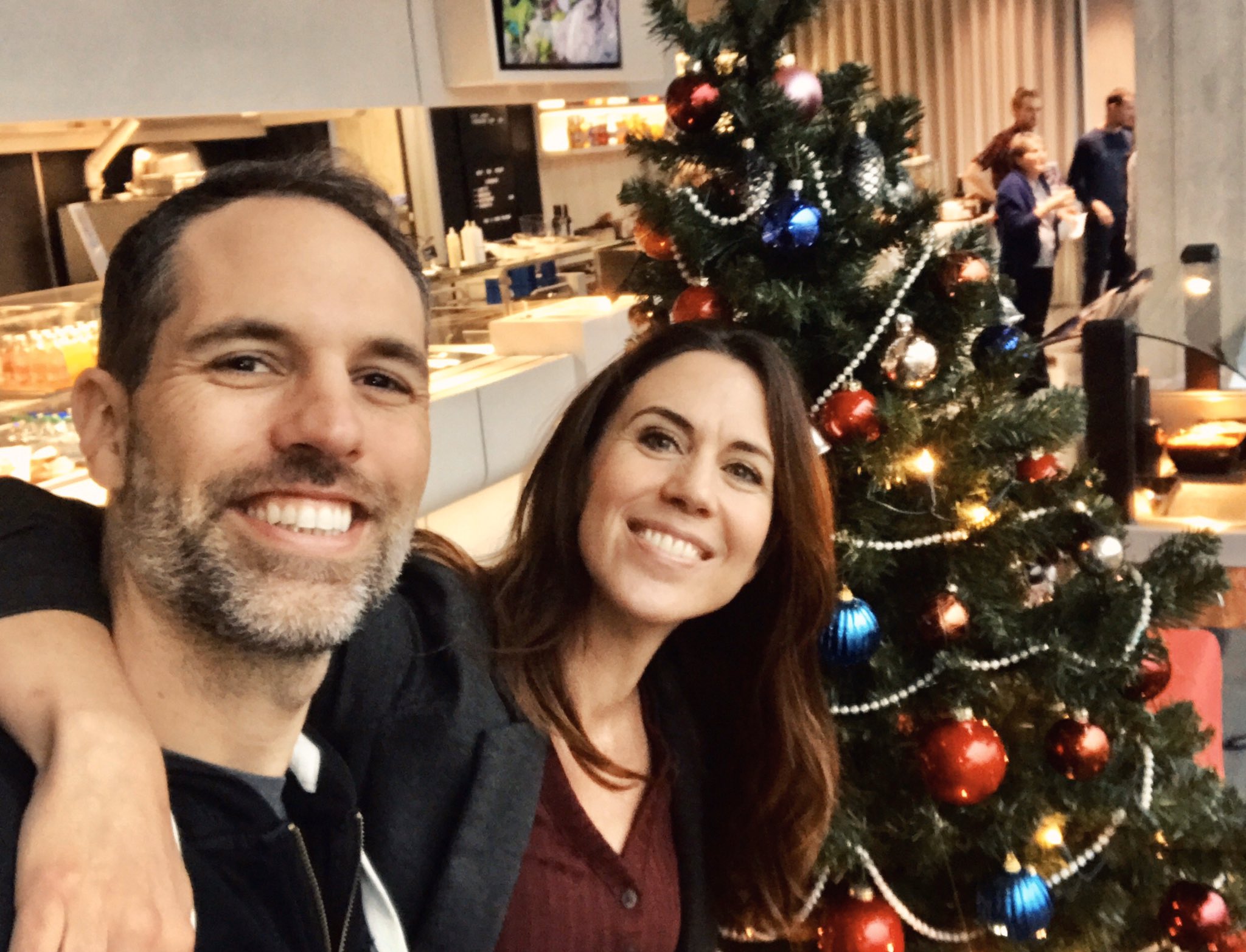 Susanne Wille در توییتر Feiert Alle Schon Im Namen Des Ganzen 10vor10 Teams Frohe Festtage Wir Freuen Uns Auf Das Neue Jahr Mit Euch Danke Fur Eure Unterstutzung Die Kritik Das Mitdenken