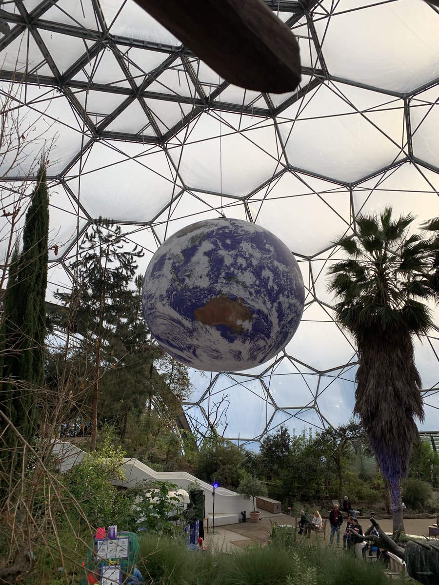 roxenham72's tweet photo. #earthArtwork #edenproject Christmas holiday 🎄❤️⛄️☃️ https://t.co/QYmTuWpIBs