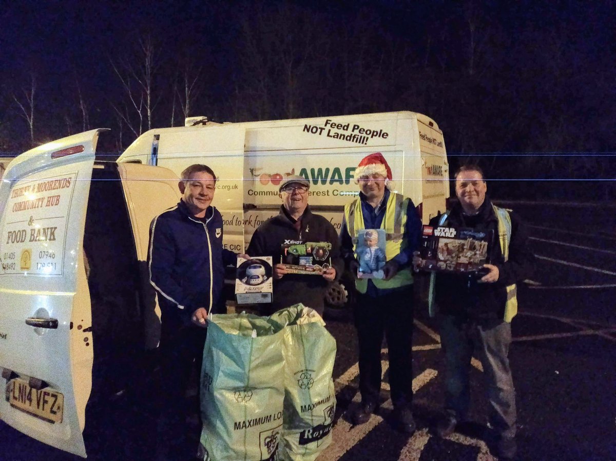 FoodAWARE's tweet photo. Thanks @HallamCash4Kids @hallamfmnews for toys redistributed last week to #southyorkshire community projects supporting local families less fortunate -

@MexboroFoodbank
@tmfoodbank
@MaltbyFoodbank
@Southarea2 @MyDoncaster

#MissionChristmas #doncasterisgreat 

Merry Christmas x https://t.co/IV54AmqlaP