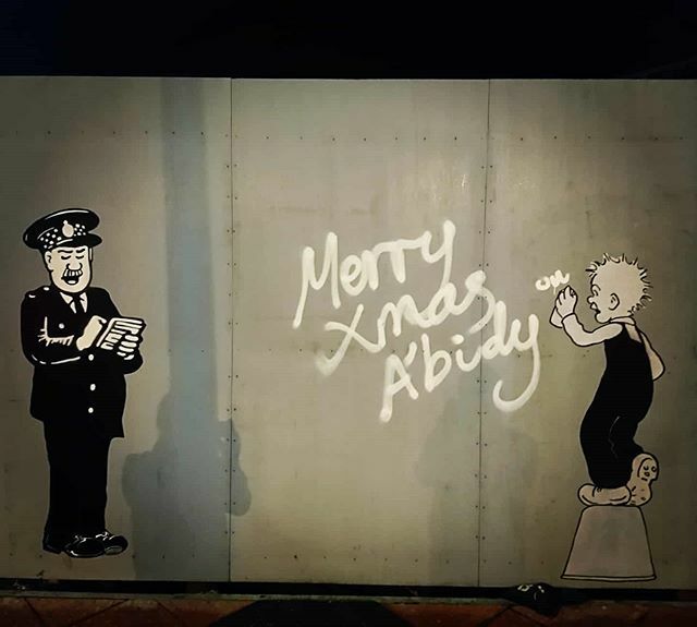 Merry Xmas A'bidy! Love Yis! ~Oor Wullie
 #oorwullie #yourwullie #abodyswullie #dundee #dundeeart #dundeestreetart #pasteup #zx81 #scottishart #scottishstreetart #hashtag #dundeerep @dundeerep #scotland #scottish #christmaseve #xmaseve #christmas #instaa… ift.tt/2PQzvhJ