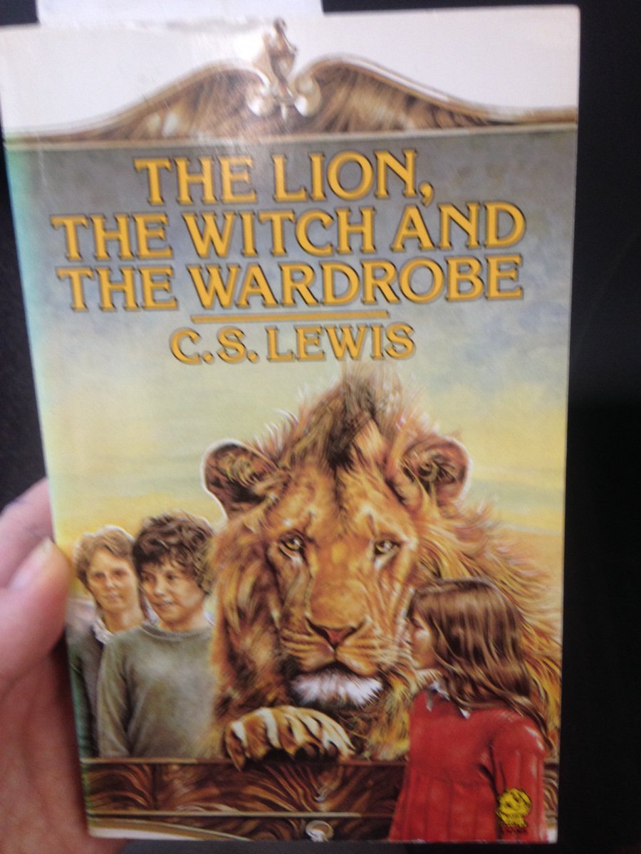 CraigshillLib's tweet photo. One of my favourite books when I was wee. I can't wait to read it again! 
What #HolidayReading do you have lined up? https://t.co/z8d1pOCVsY
