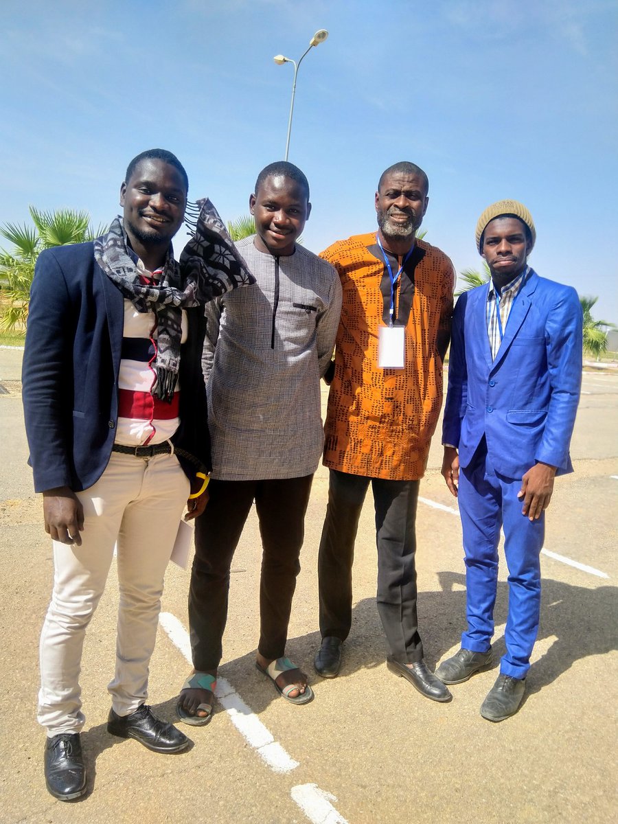 thiamababacar69's tweet photo. Forum de partage en matière de leadership et d'innovation à Rosso, Mauritanie
 J'interviens en tant que #formateur sur les questions liées à la gestion des déchets et aux opportunités qu'elle peut créer.
#Leadership #Entrepreneurship #WasteManagement #Mauritanie #Kebetu #SENOrDur https://t.co/0EJheQA2jX