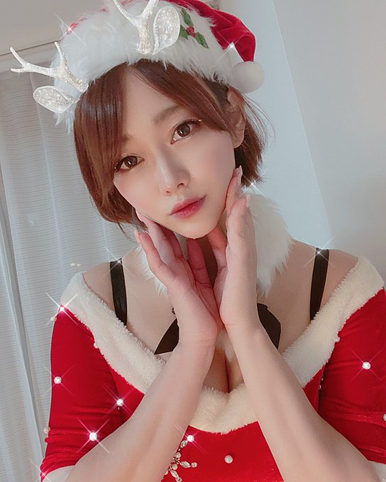 Merry Christmas❤️  わたしくらいになると(34)トナカイも兼ねちゃうからね。  #AV女優はサンタクロース #サンタガール #トナカイ兼任 #ライバーDJ https://t.co/<a href="/tag/av%E5%A5%B3%E5%84%AA%E3%81%AF%E3%82%B5%E3%83%B3%E3%82%BF%E3%82%AF%E3%83%AD%E3%83%BC%E3%82%B9"class="tags">#AV女優はサンタクロース</a><a href="/tag/%E3%83%A9%E3%82%A4%E3%83%90%E3%83%BCdj"class="tags"><span>#ライバーdj</span></a><a href="/tag/%E3%82%B5%E3%83%B3%E3%82%BF%E3%82%AC%E3%83%BC%E3%83%AB"class="tags"><span>#サンタガール</span></a><a href="/tag/%E3%83%88%E3%83%8A%E3%82%AB%E3%82%A4%E5%85%BC%E4%BB%BB"class="tags"><span>#トナカイ兼任</span></a>