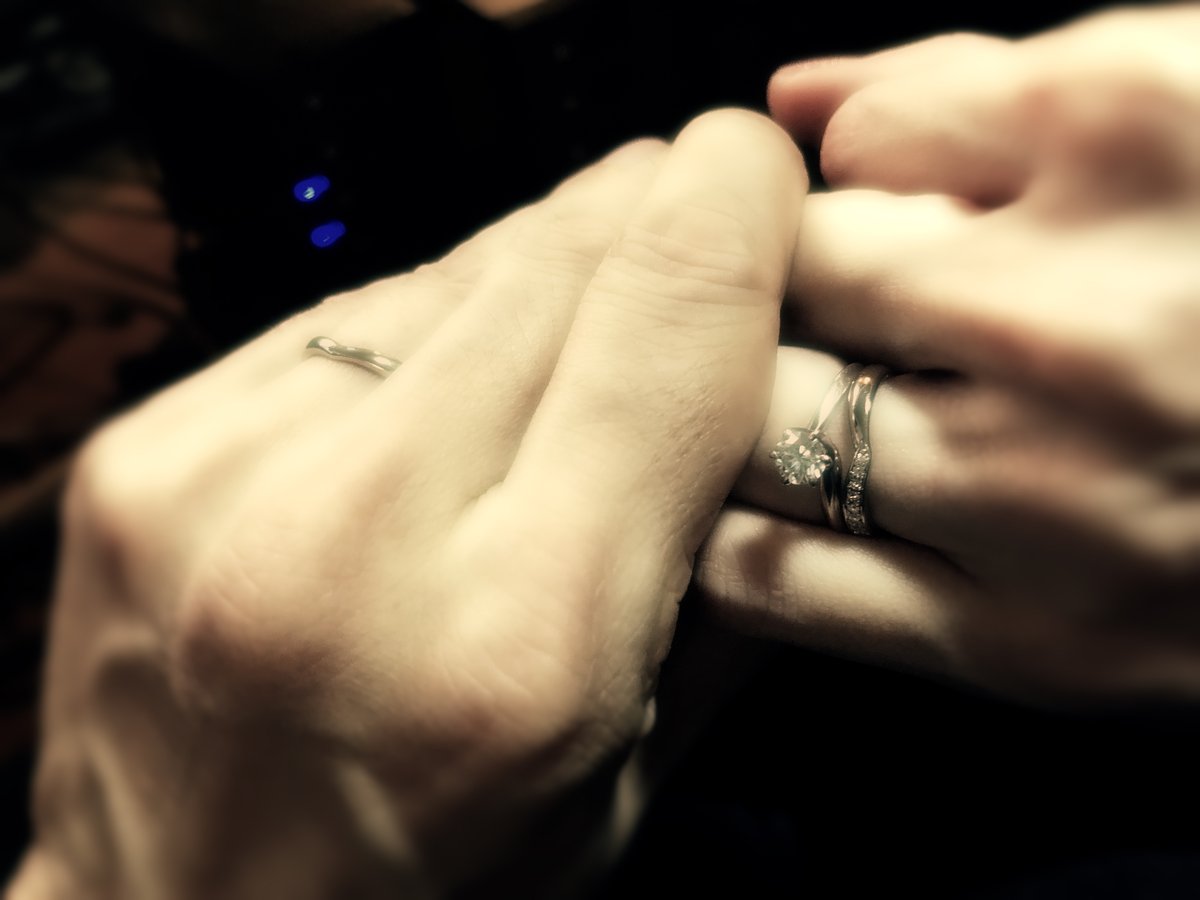 このたび縁あって＠YusuraOfficialさんと結婚しました。
残りの人生を彼女と手を取り合って歩いていきます