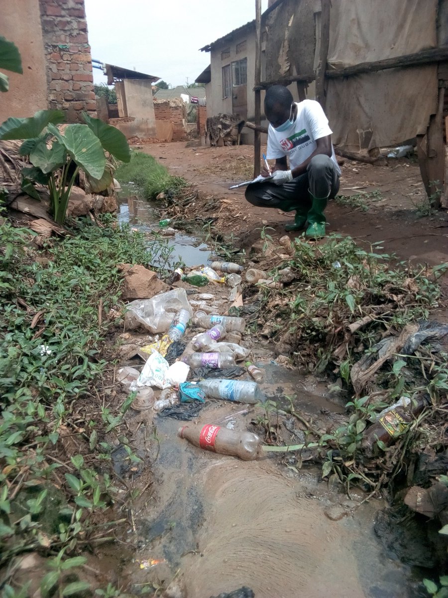 SadrachNirere's tweet photo. Companies must reduce the amount of throw-away packaging they sell or else our environment is at risk. This Christmas-#PlasticPollutersList Day 9 sampled the slum areas of Cambodia in Kampala.
Companies must take action to #EndPlasticPollution https://t.co/HfyzvwxUCr