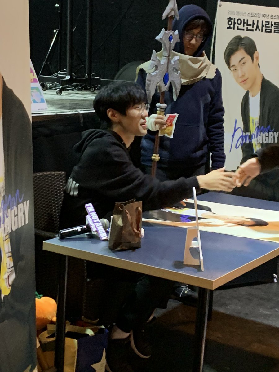 LOL_cola1238's tweet photo. 밥하 https://t.co/GEMof2bfQe