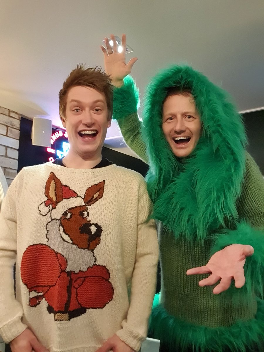 GoodbyeEl0n's tweet photo. We did it!!! Merry Knitmas, everyone. https://t.co/8wHyNDUyYB