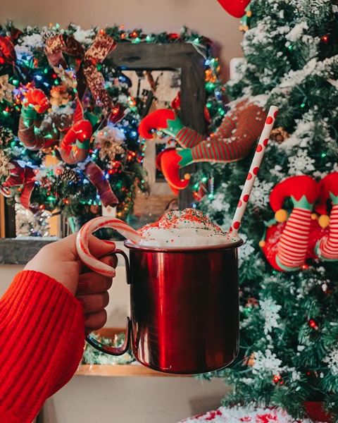 He sees you when you're drinkin', he knows when you're #elfdup!
Merry #ChristmasEve, we are OPEN TODAY all day and then at 7pm tomorrow!

Gram by @chicagofoodauthority #repost #cocktail #youbetterwatchout
