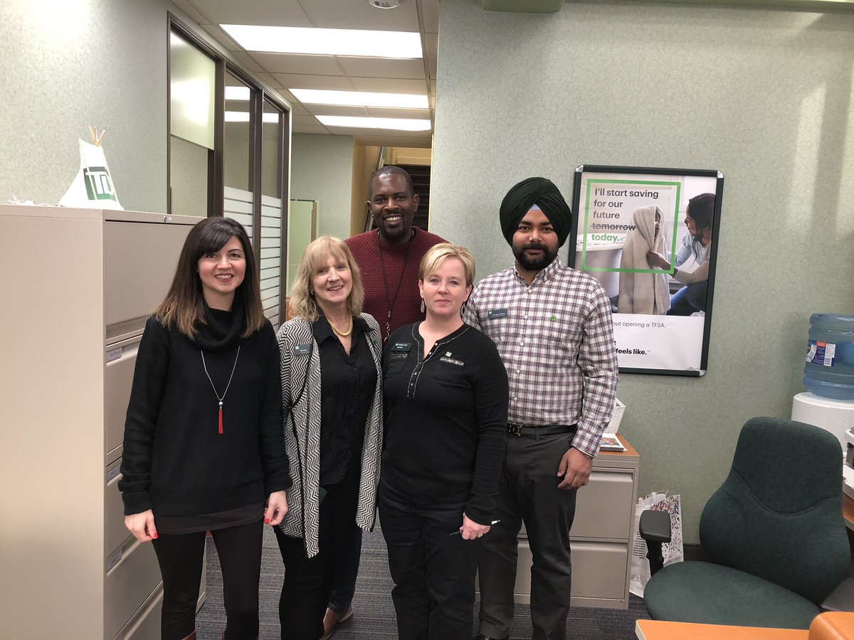 Kelly_Jones55's tweet photo. Happy Holidays from TD in Wallaceburg! https://t.co/jqkyESyui6
