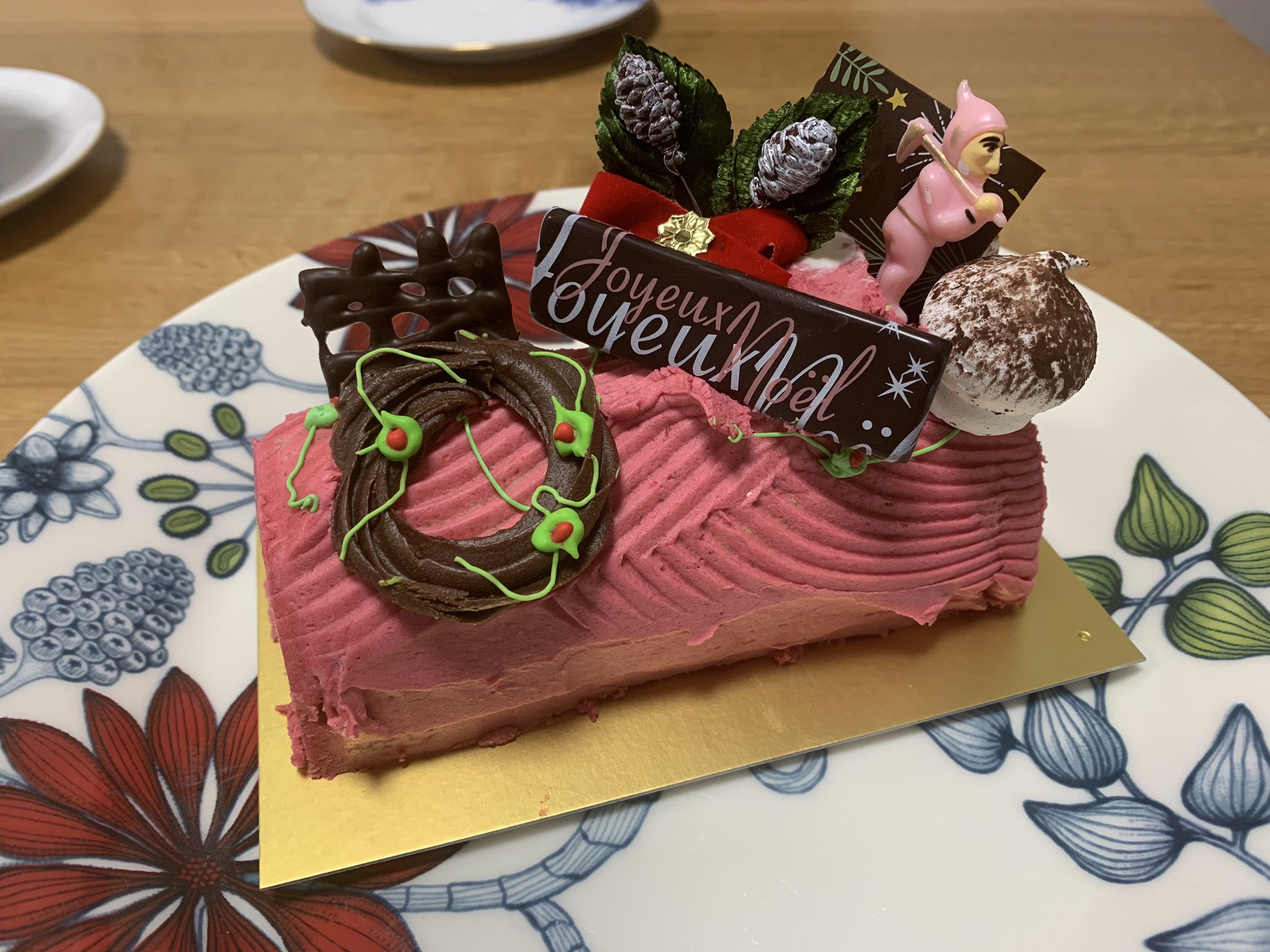 在華坊 クリスマスのごはんは 鳥もものスパイス焼きとカラスミのスパゲティとオーボンヴュータンのテリーヌ ケーキは オーボンビュータンのブッシュドノエル お茶は極東雑貨の雲南金芽紅茶 T Co 9qvappebsb Twitter