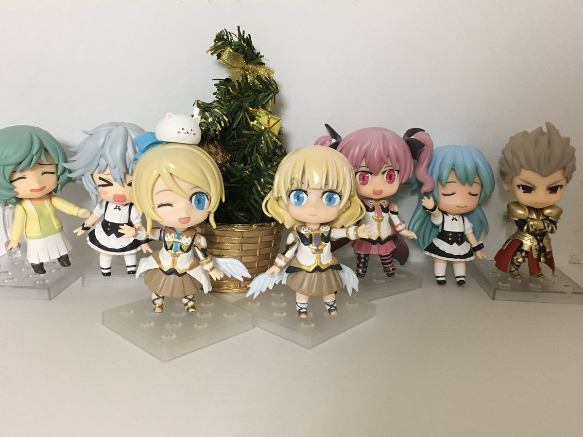 aries_3012ppst's tweet photo. メリークリスマス！

うちの卓上セントフェーレス学園からでした☺

クリスマスイヴ〜クリスマスと仕事ですが、撮影は楽しかったです🥐🥐🥐 https://t.co/AKalKX1GUM