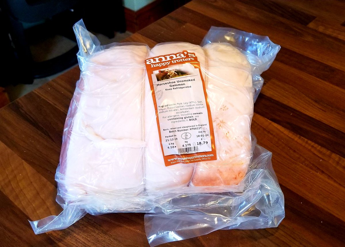 When in East Yorkshire, the choice is obvious! <a href="/AnnaLongthorp/">Anna Longthorp</a> #qualitypork #freerange